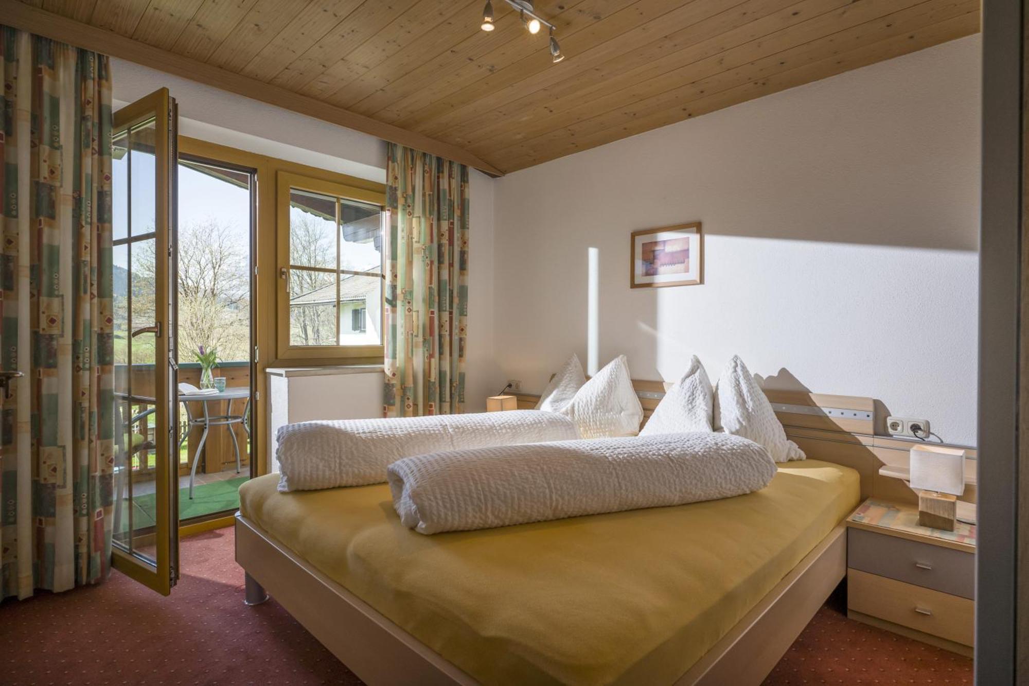 Gaestehaus Schwaiger - Wiesenweg Kössen Chambre photo